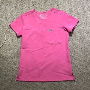 figs women’s fighting pink catarina scrub top